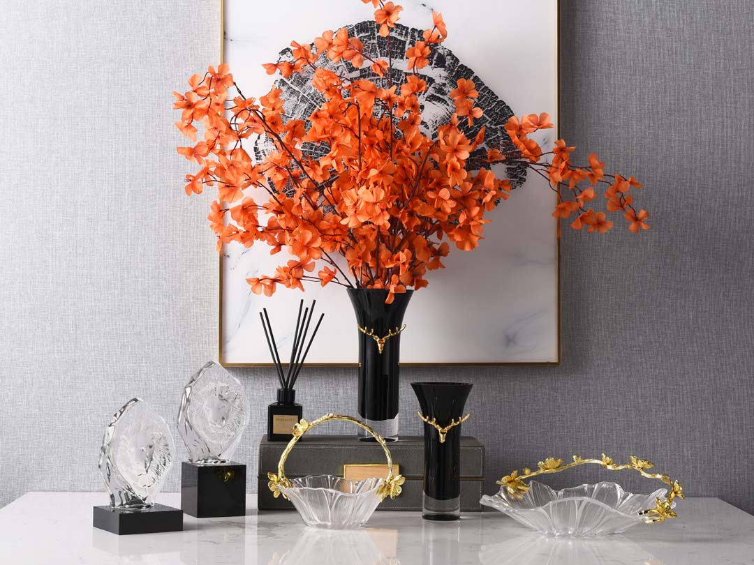 Glasfruktskål med metallguldblommor